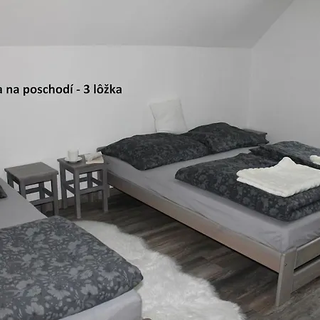 Oscadnica, Tadorka Nyaraló *