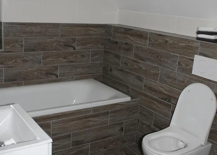 Tadorka, Oscadnica Dovolenkový dom *