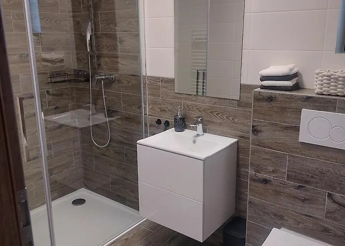 Tadorka, Oscadnica Casa vacanze