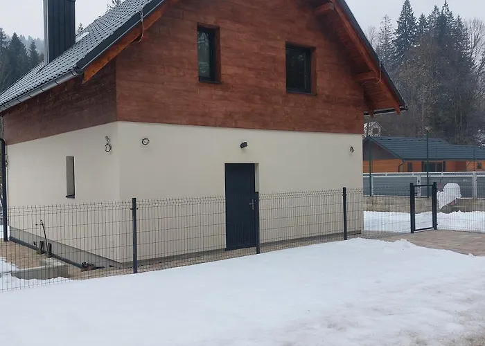 Tadorka, Oscadnica Dovolenkový dom *